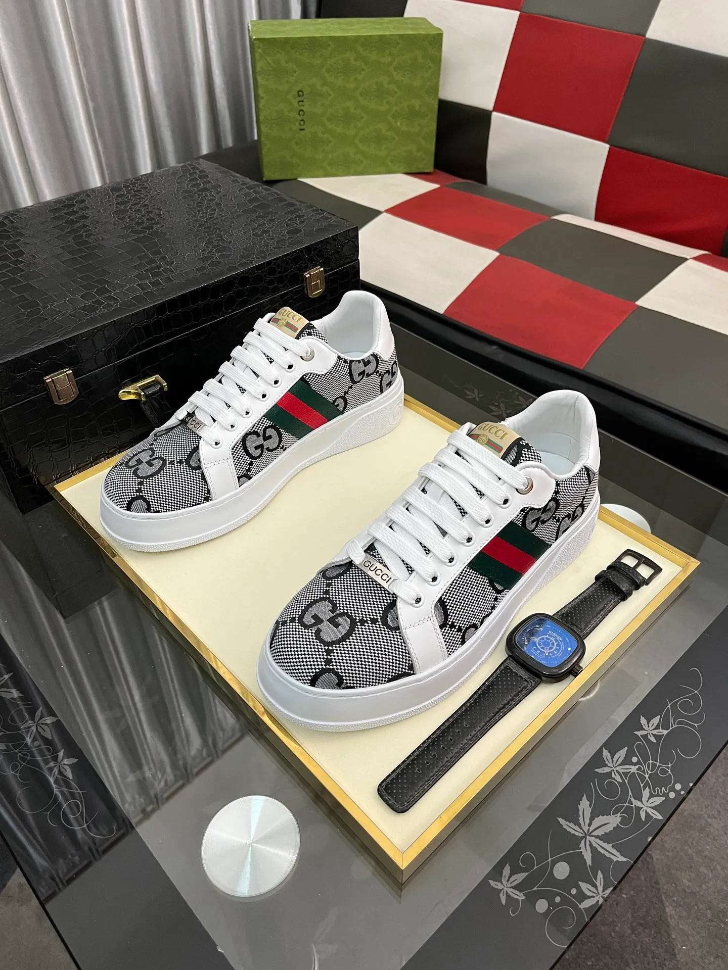 Men's Men's Shoes 💰420⌚️⌚️《Gucci*》The latest hot style casual shoes, top brand [seduce] luxury~purchase, top~quality. [Strong] The upper is made of imported breathable cowhide with material ➕ breathable sheepskin feet (•) and fine workmanship. The original stylish and stylish soft rubber wear-resistant outsole is light and comfortable on the foot. The real thing looks better when photographed in real life. 305: code: 38-44, 3️⃣ colors available
